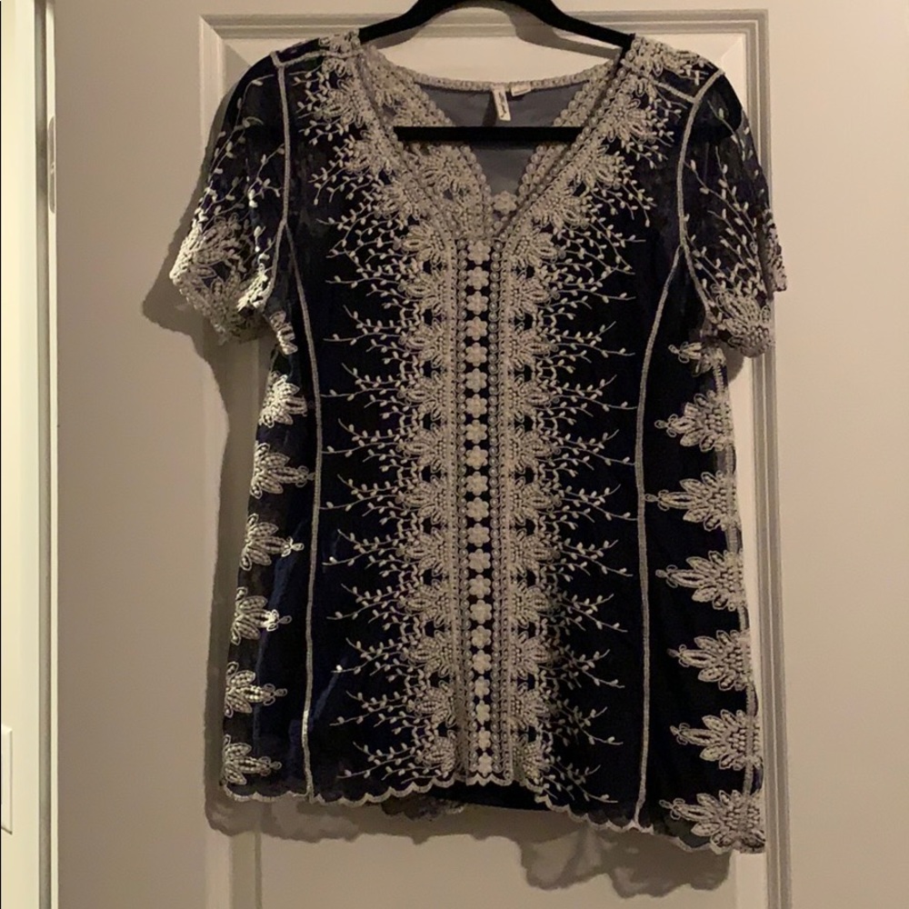 Ultra Pink Embroidered Blue/White Top